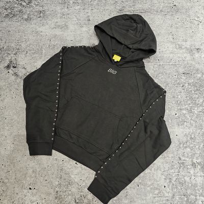 سترة بغطاء للرأس بسحاب من القطن عالي الجودة والممتاز، بوزن 420 جرامًا، بتصميم صندوقي، مزينة بالكريستال اللامع للرجال